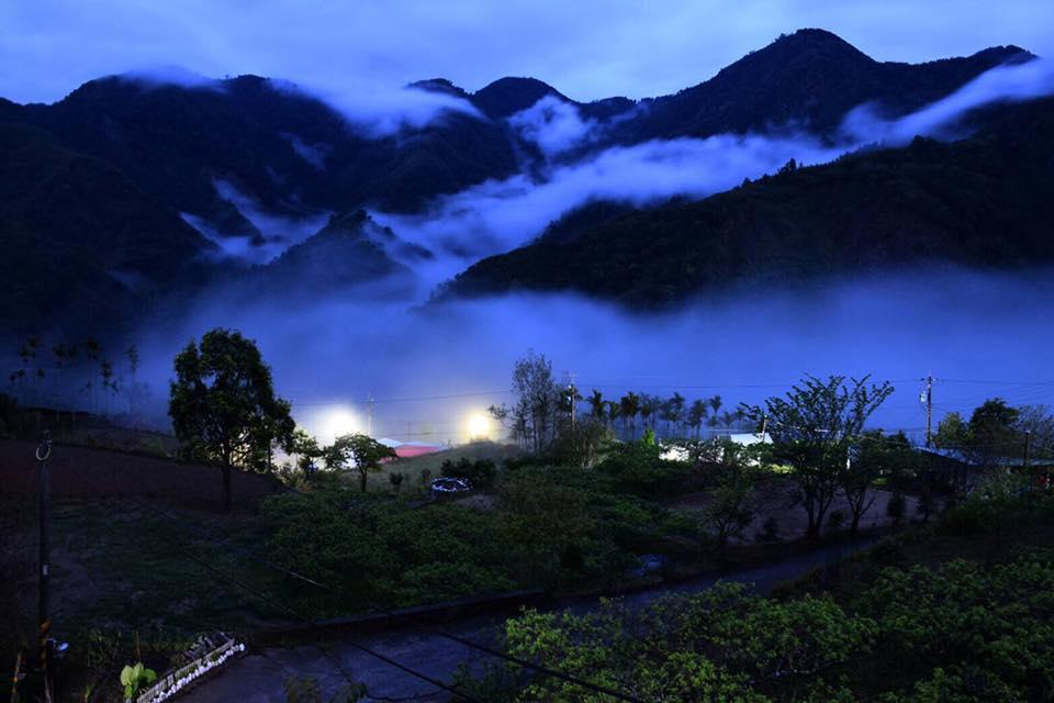 Walk Cloud Bed And Breakfast Meishan Exterior photo